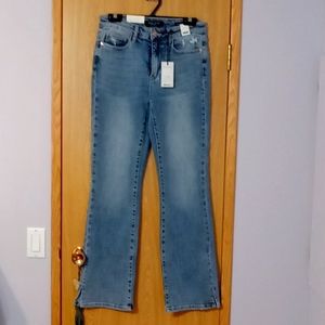 NWT Judy Blue  slim bootcut light wash
